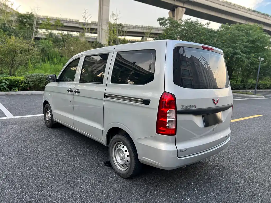 Wuling Hongguang V 2022
