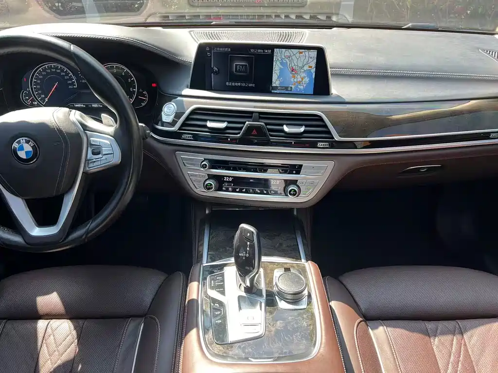 BMW 7 Series 2016 — фото 7