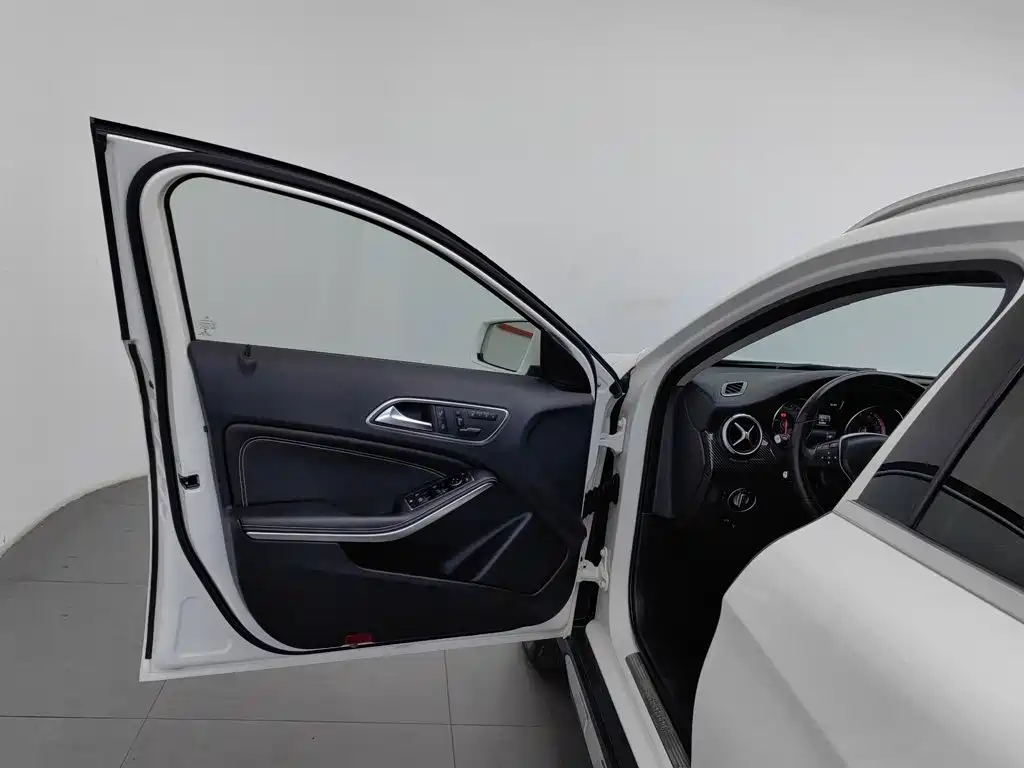 Mercedes-Benz GLA 2016 — фото 8