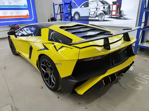 Lamborghini Aventador 2013