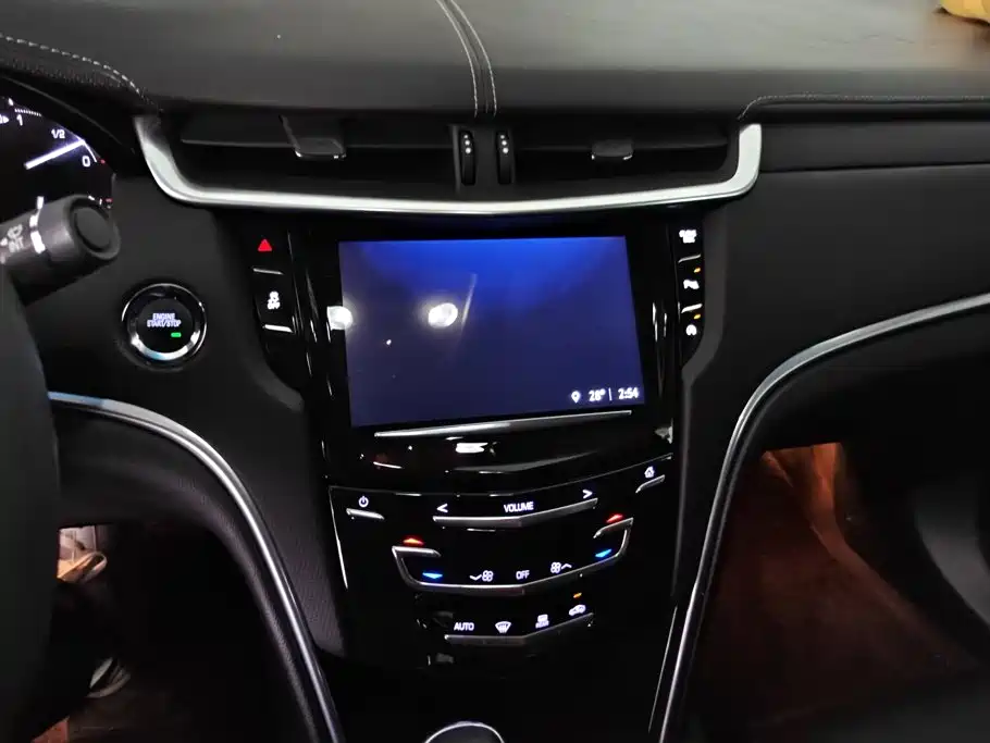 Cadillac XTS 2019 — фото 13