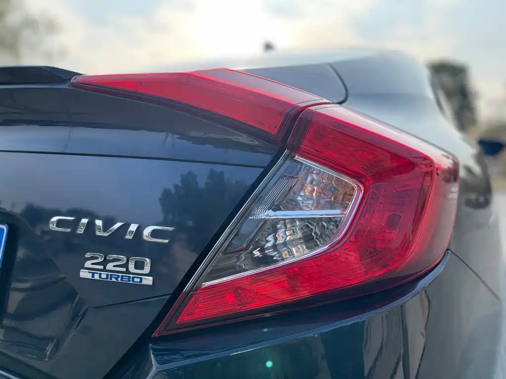 Honda Civic 2020 — фото 17