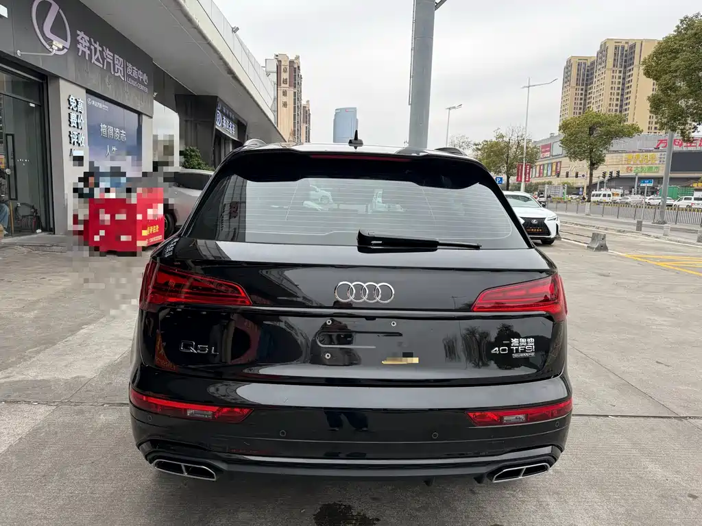 Audi Q5L 2023 — фото 14