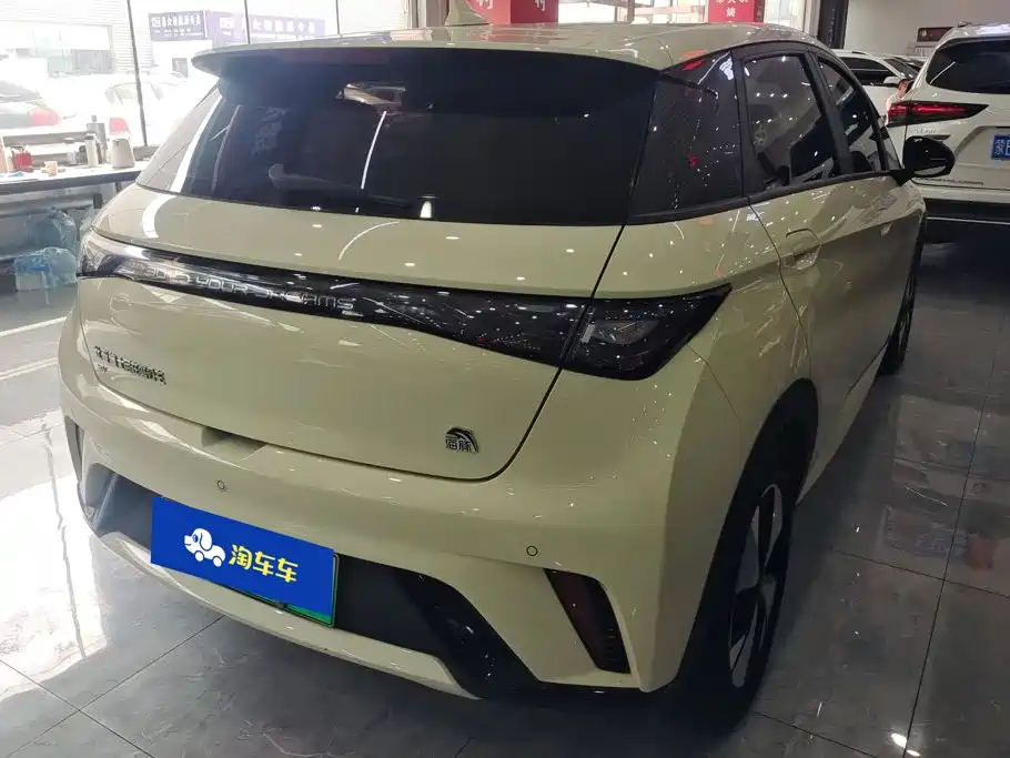BYD Dolphin 2023