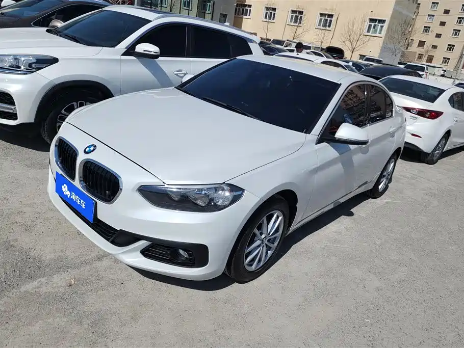 BMW 1 Series 2018 — фото 1
