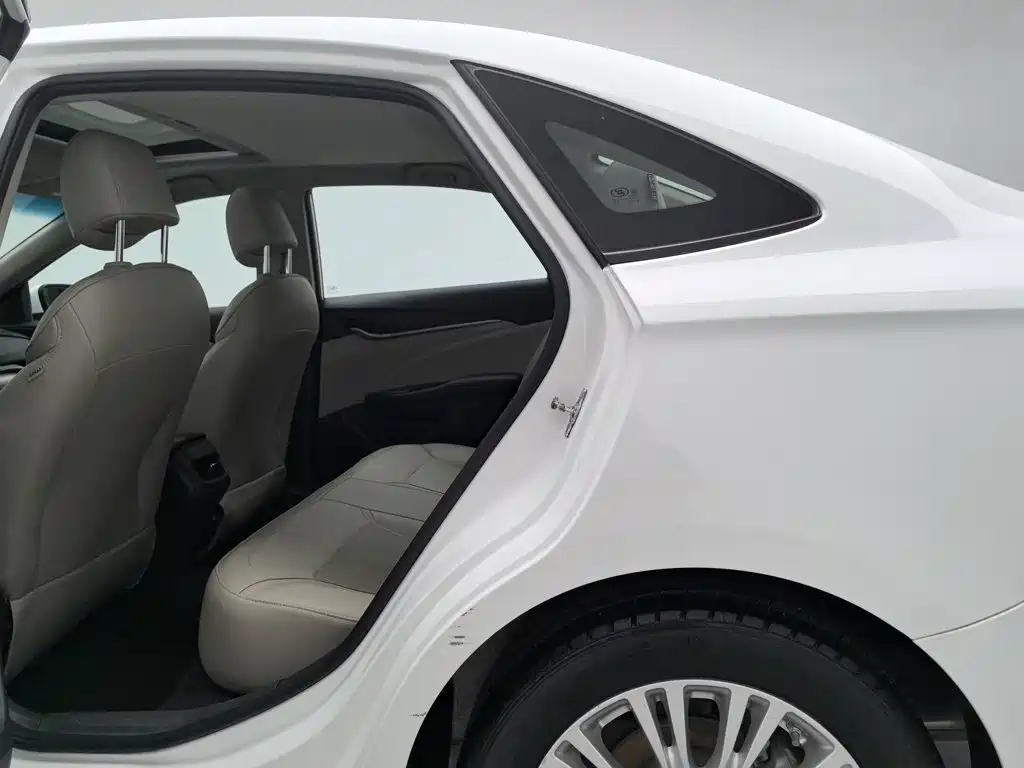 Buick Excelle GT 2017 — фото 15