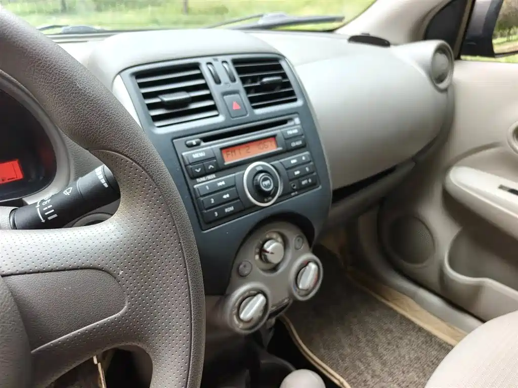 Nissan Sunny 2013 — фото 14