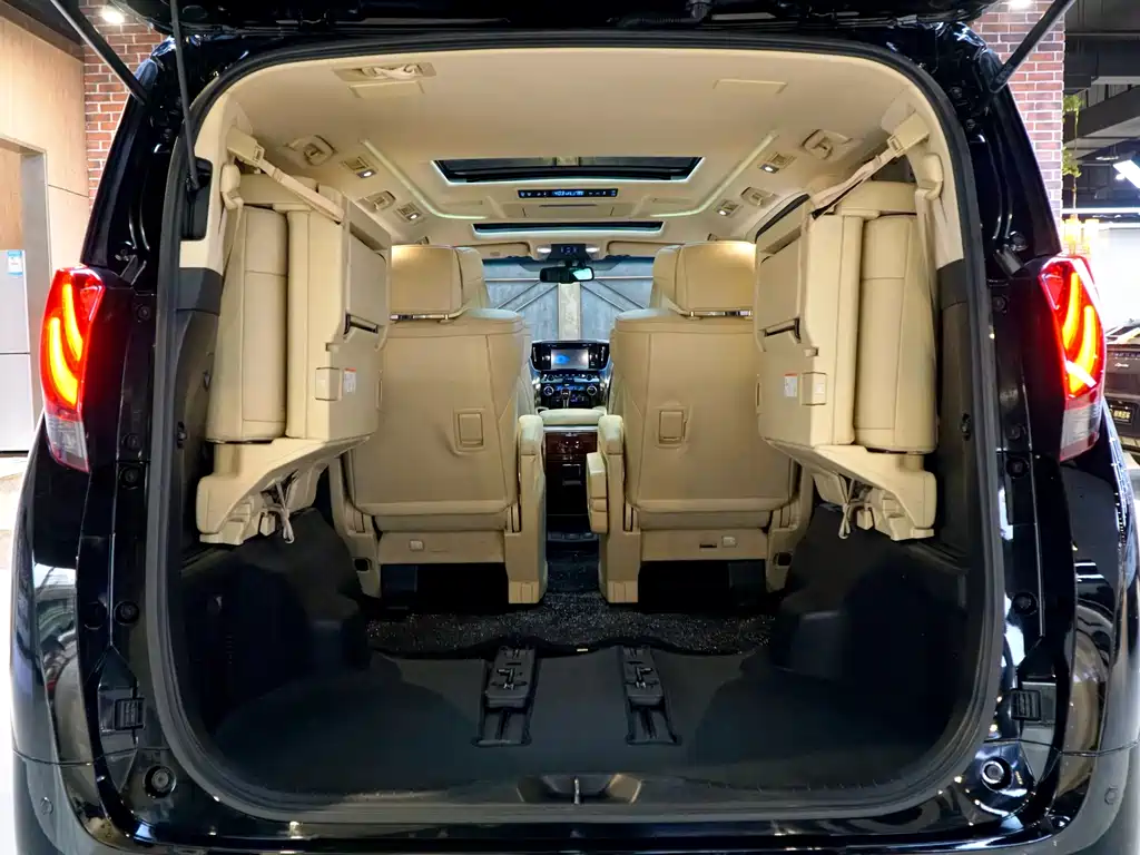 Toyota Alphard 2016 — фото 24