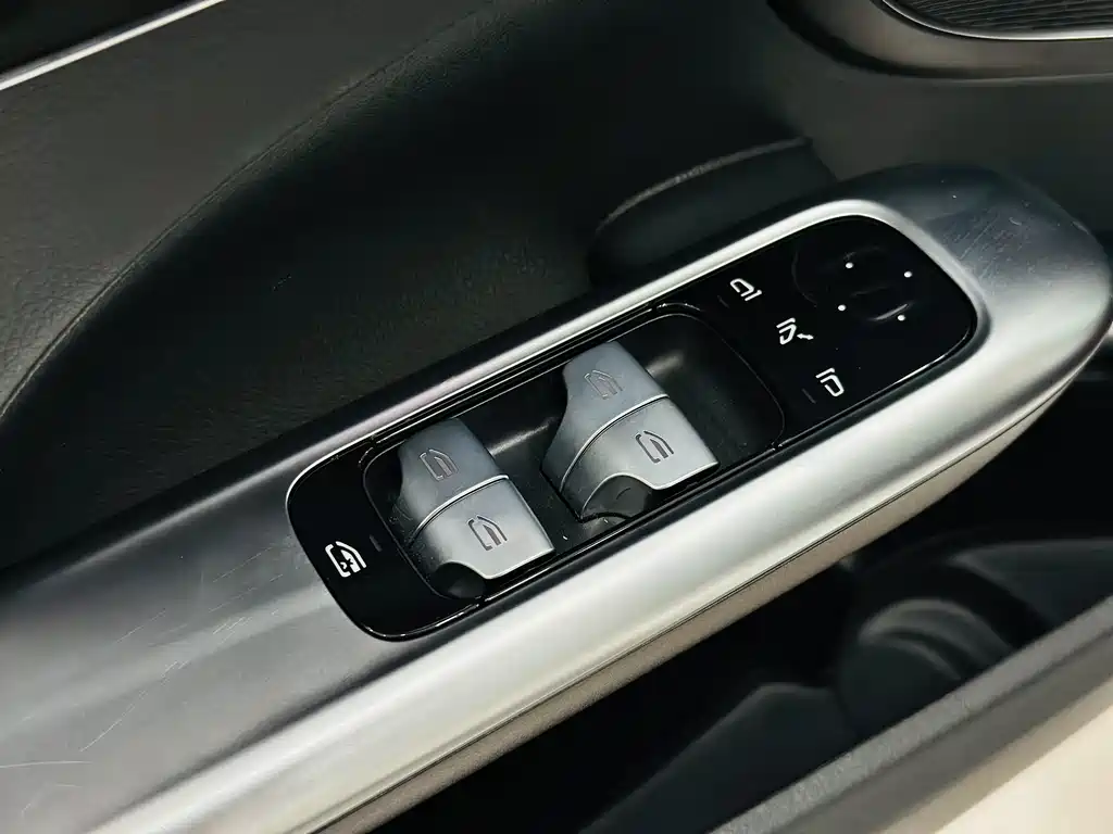 Mercedes-Benz C-Class New Energy 2023 — фото 14