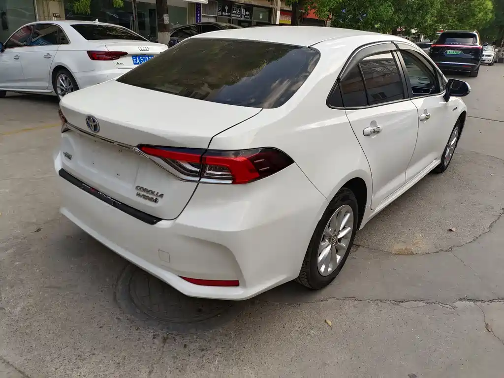 Toyota Corolla 2021 — фото 11