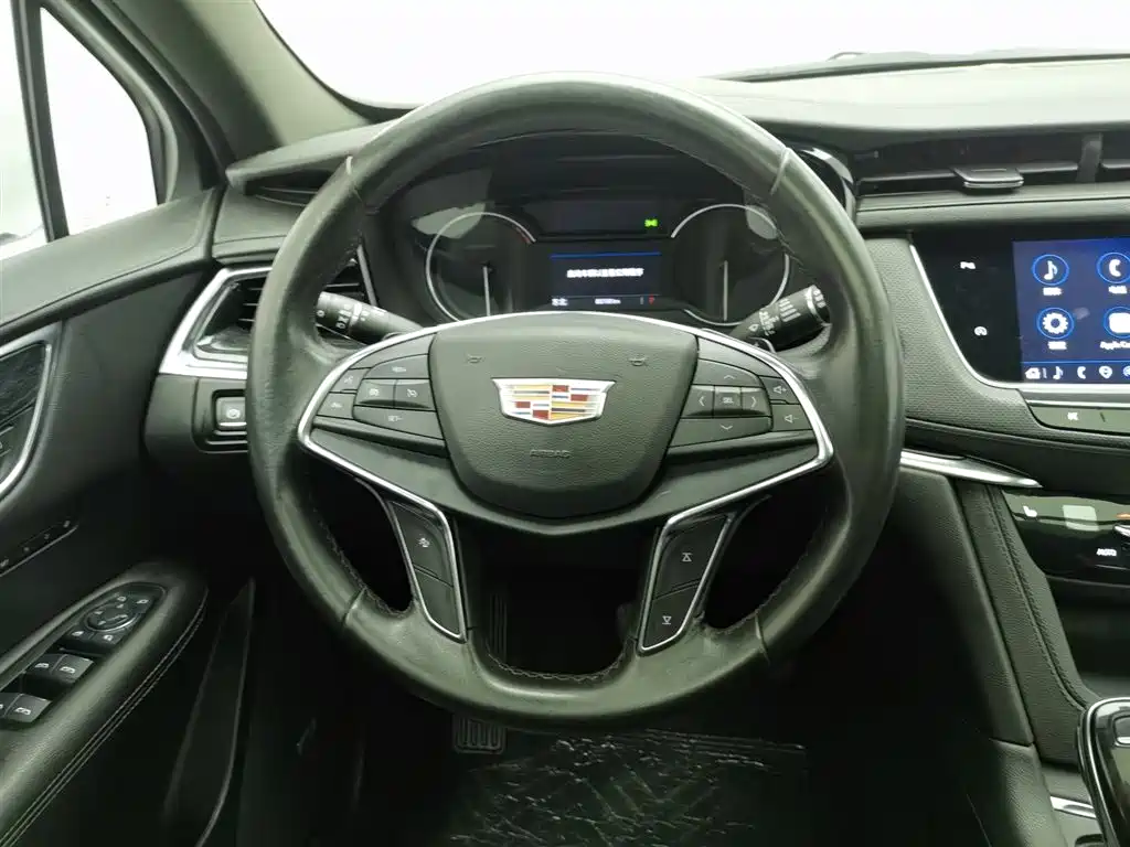 Cadillac XT5 2021 — фото 11