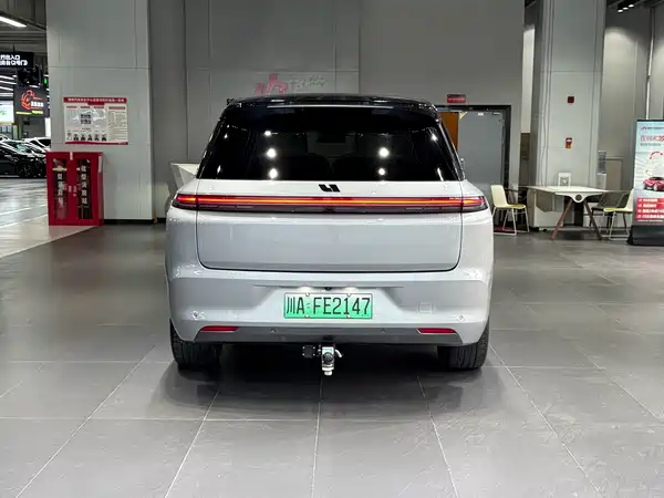 Li Auto L8 2023