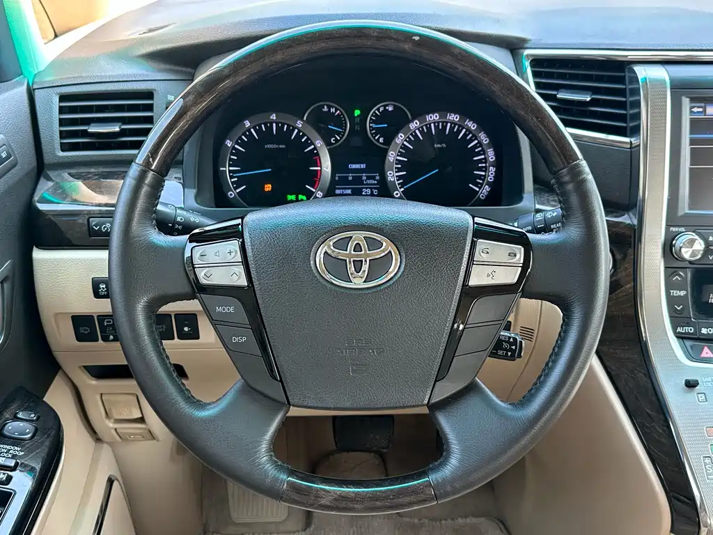 Toyota Alphard 2012 — фото 14