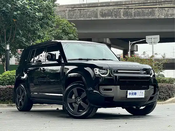 Land Rover Defender 2023
