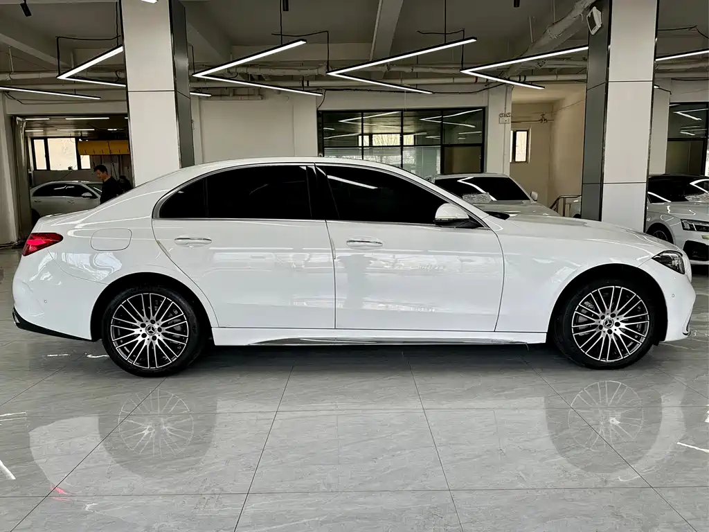 Mercedes-Benz C-Class 2023 — фото 2