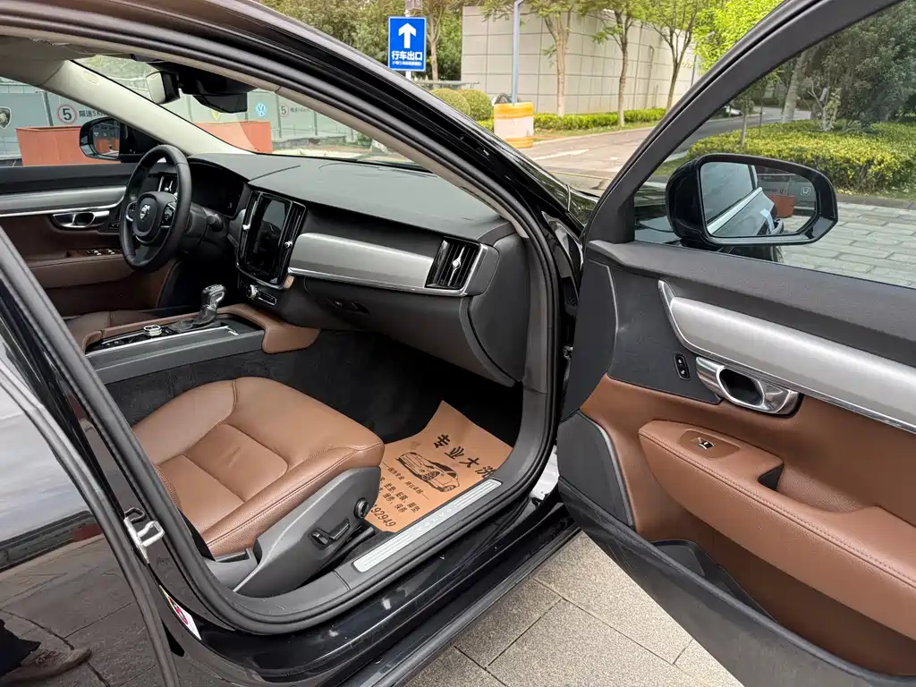 Volvo S90 2018 — фото 42