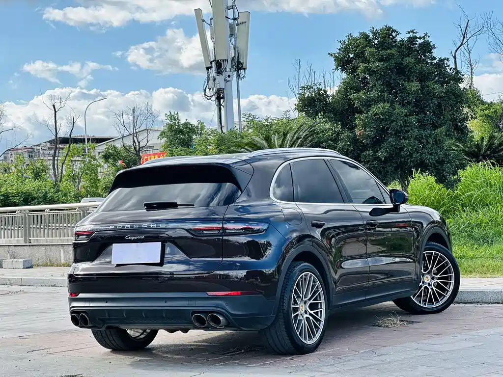 Porsche Cayenne 2018 — фото 8