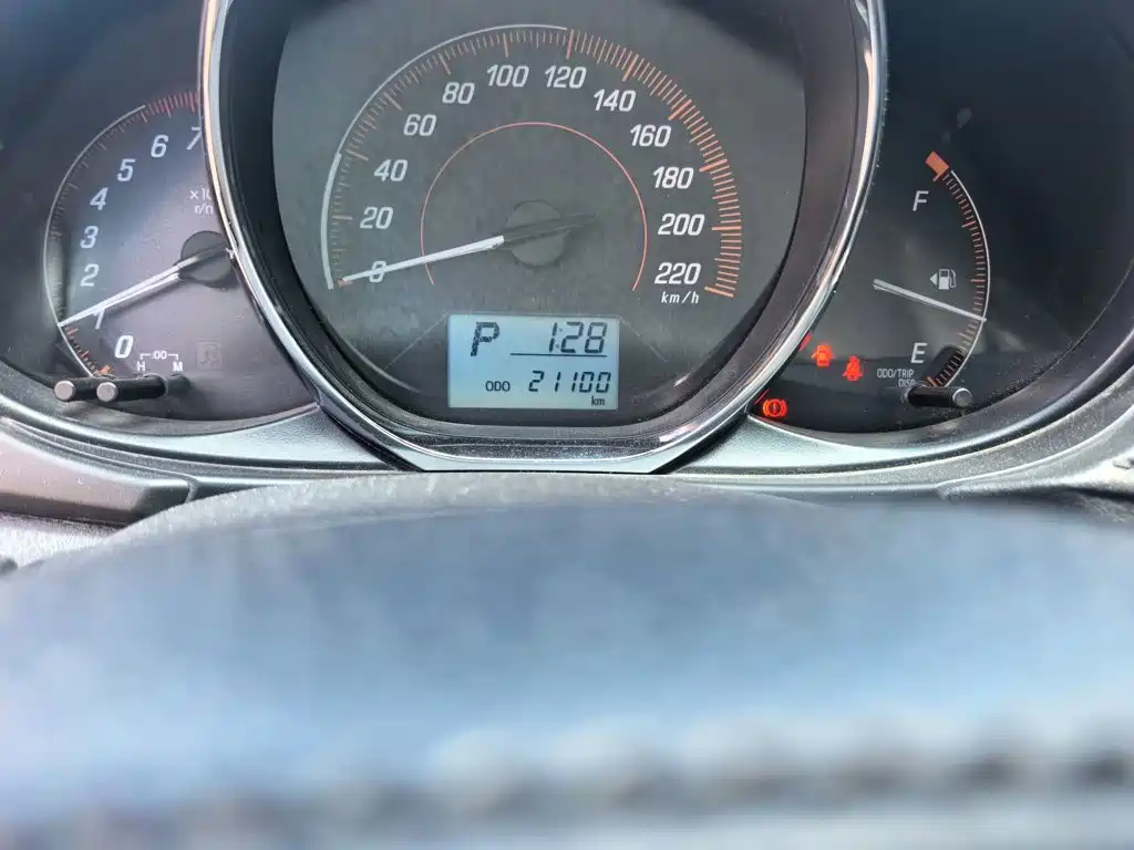 Toyota Yaris L 2021