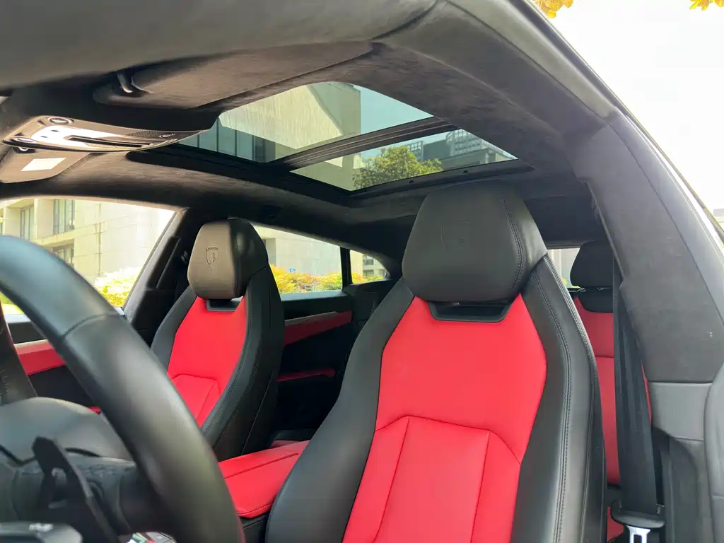 Lamborghini Urus 2019 — фото 28