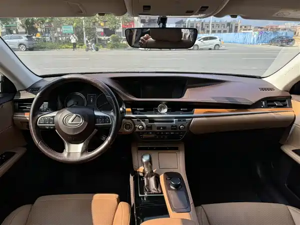 Lexus ES 2015