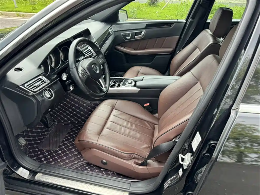 Mercedes-Benz E-Class 2015 — фото 14