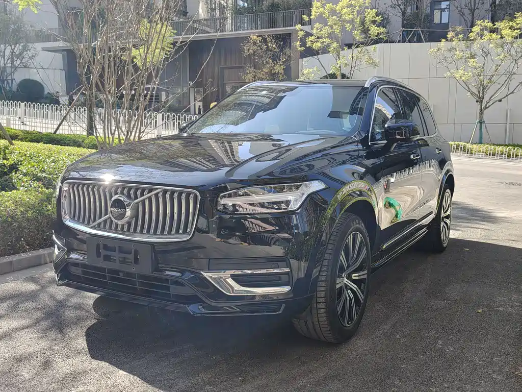 Volvo XC90 2022 — фото 1