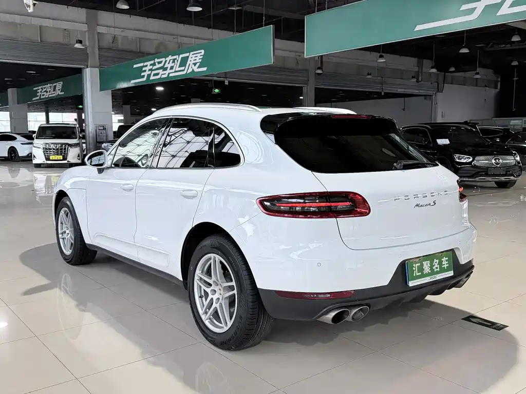 Porsche Macan 2017 — фото 14