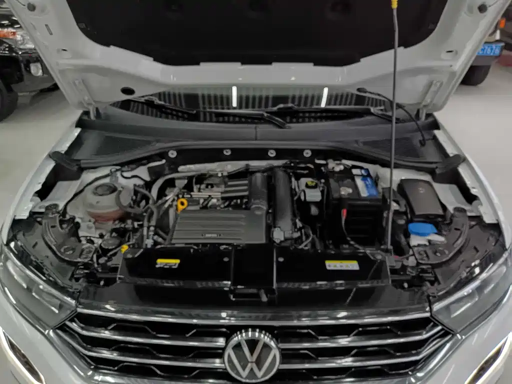 Volkswagen T-Roc 2023 — фото 21