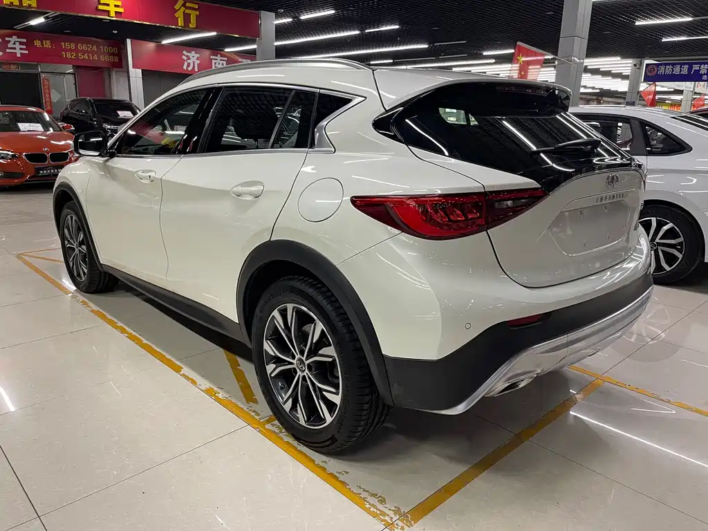 Infiniti QX30 2018 — фото 4