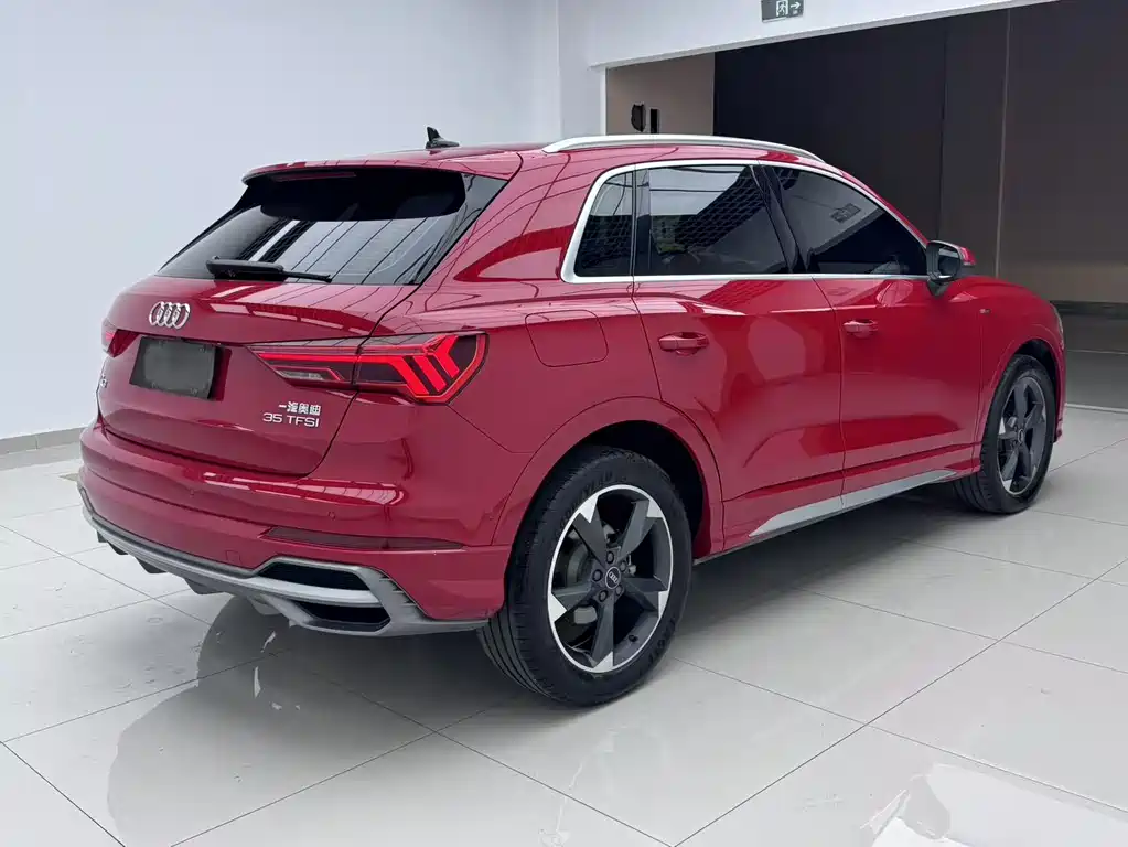 Audi Q3 2021 — фото 7