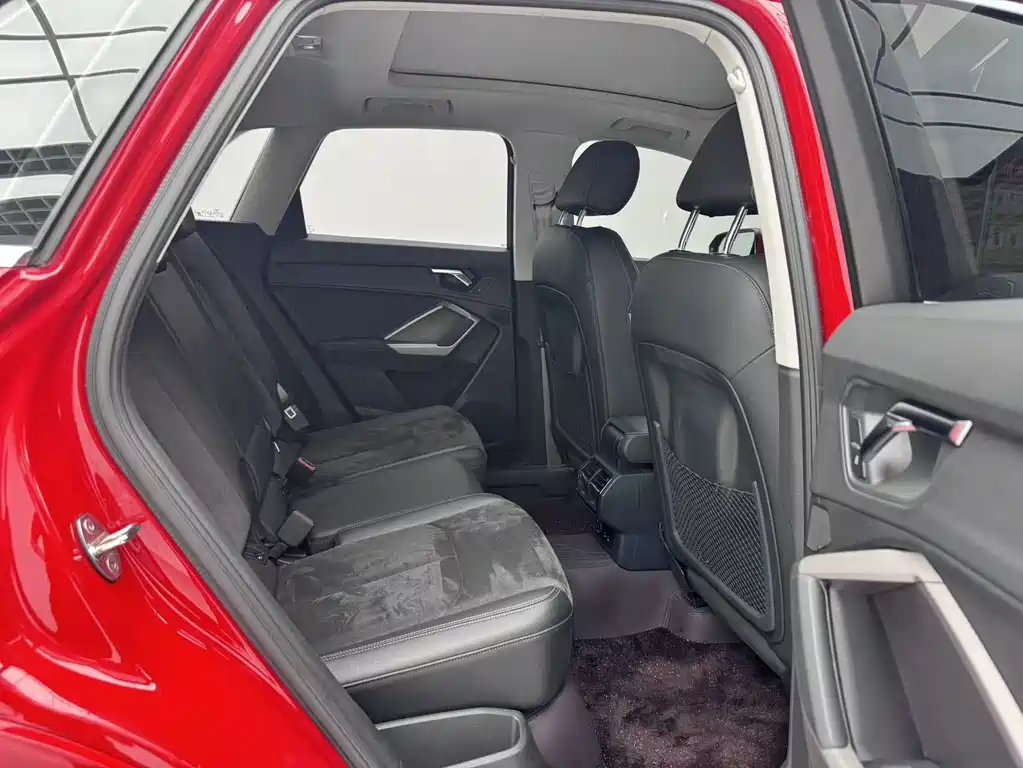 Audi Q3 2021 — фото 19