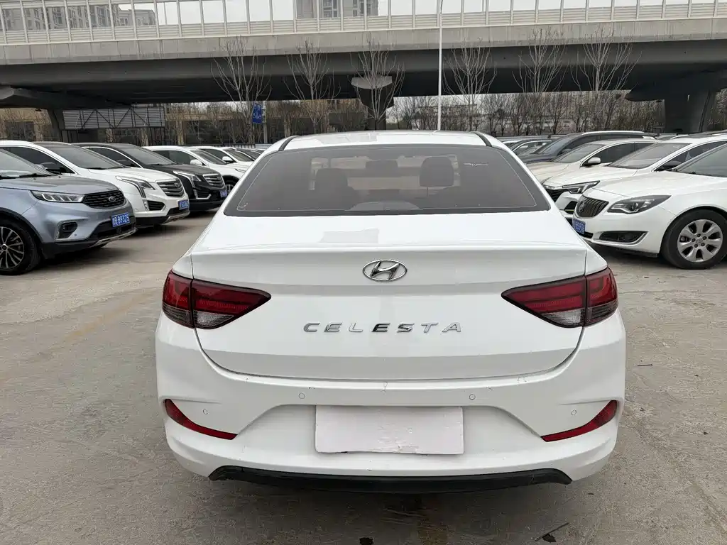 Hyundai Elantra 2019 — фото 9