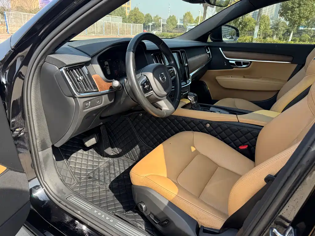 Volvo S90 2019 — фото 10