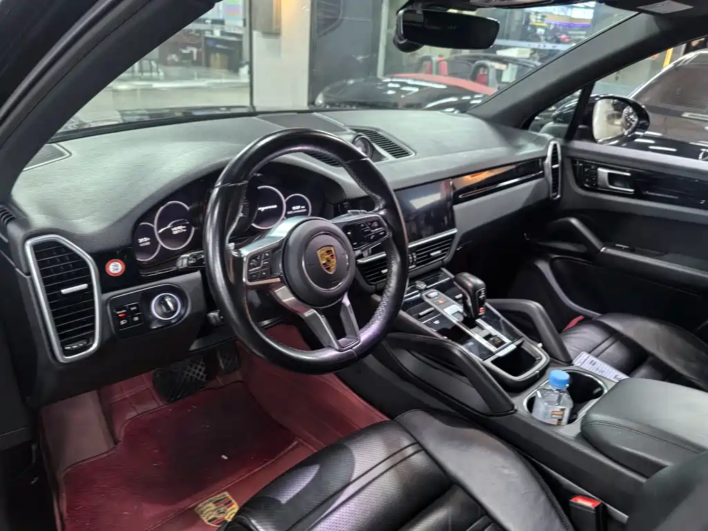 Porsche Cayenne 2018 — фото 2