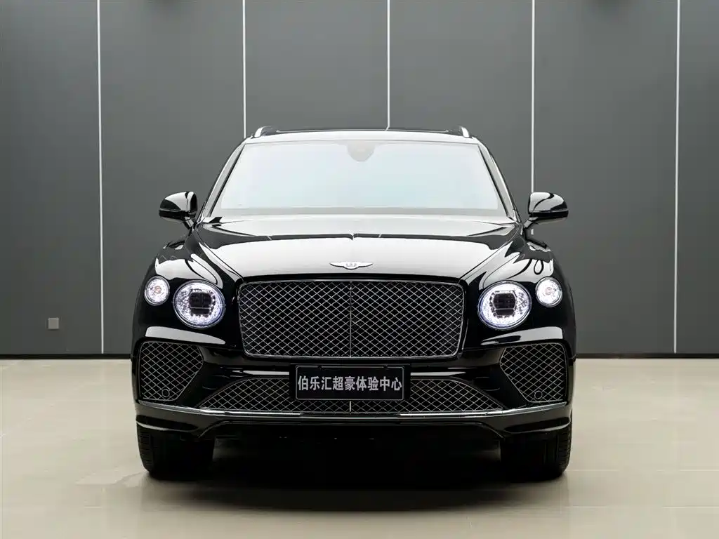 Bentley Bentayga 2023 — фото 3