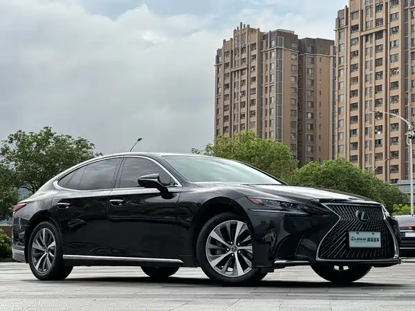 Lexus LS 2018