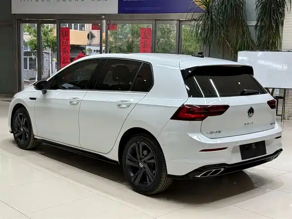 Volkswagen Golf 2023