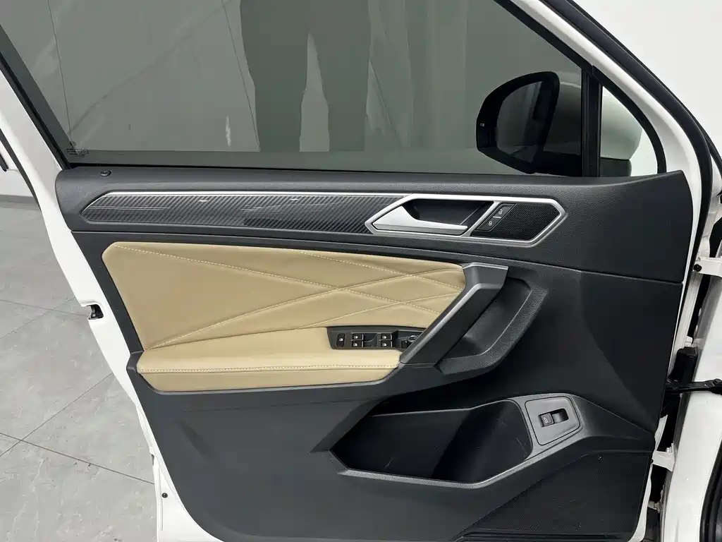 Volkswagen Tiguan L 2021 — фото 15