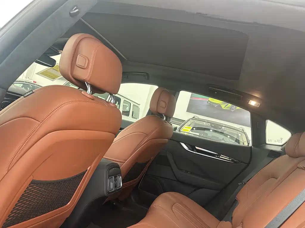 Maserati Levante — фото 11