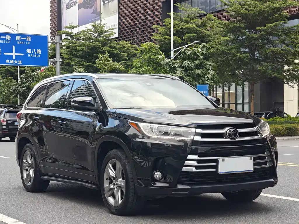 Toyota Highlander 2020 — фото 3