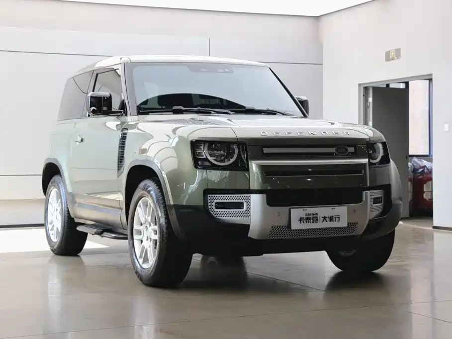 Land Rover Defender 2024 — фото 25