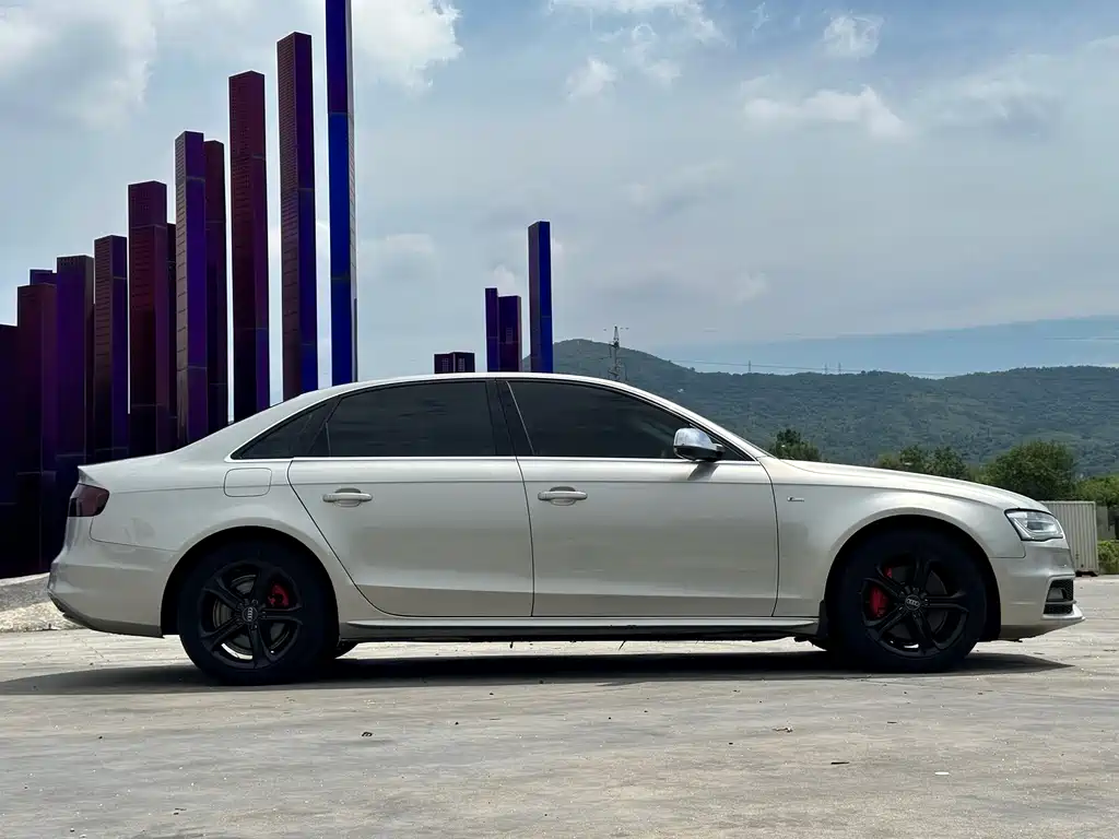 Audi A4L 2014