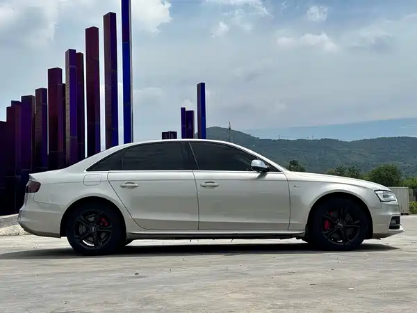 Audi A4L 2014