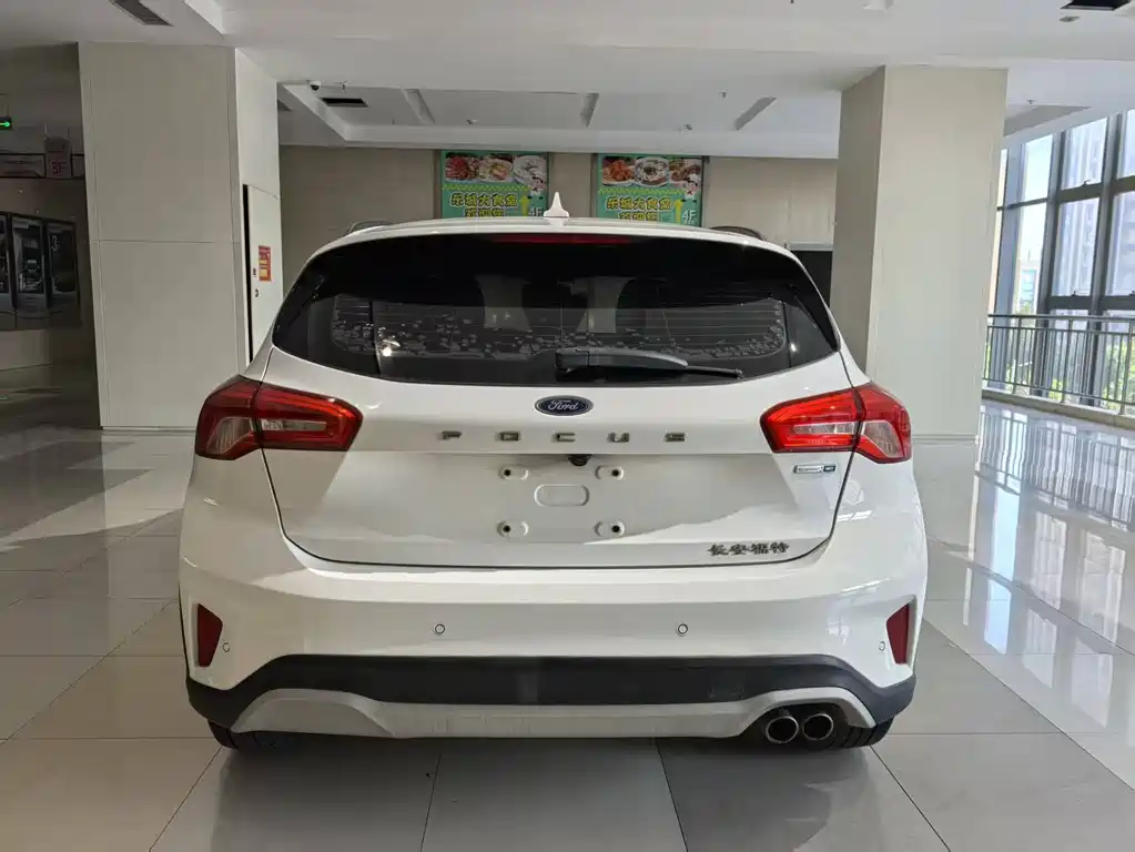 Ford Focus Active 2020 — фото 11