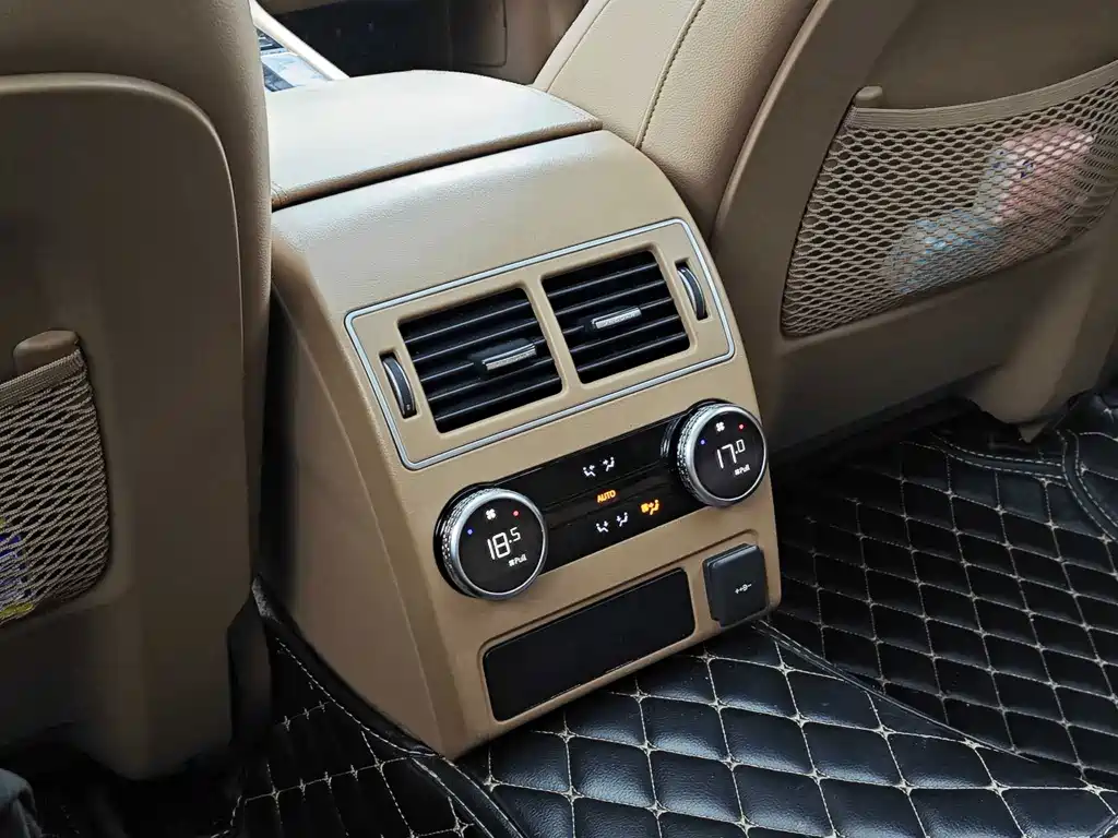 Jaguar XFL 2022 — фото 15