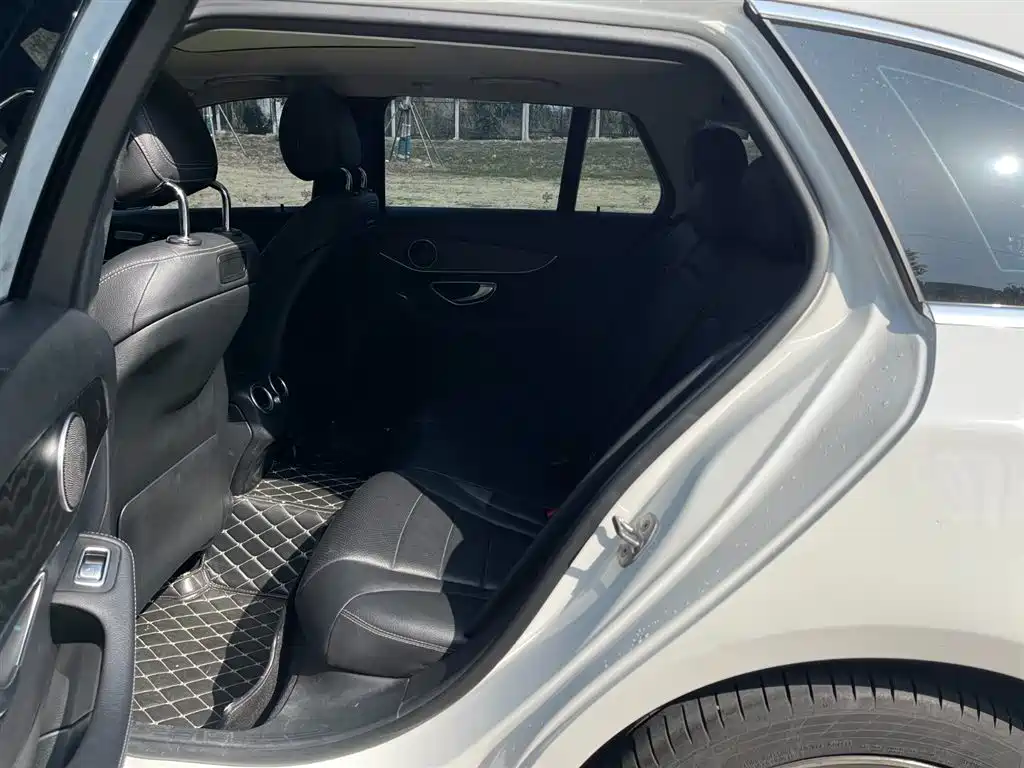 Mercedes-Benz C-Class 2019 — фото 16