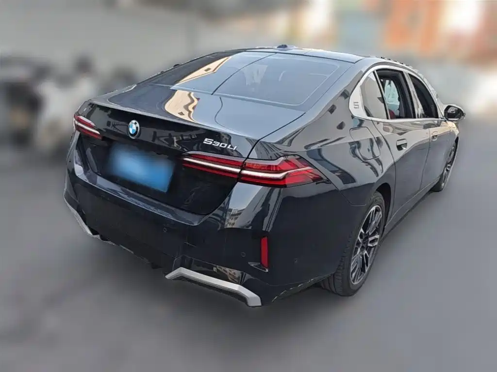 BMW 5 Series 2024 — фото 12