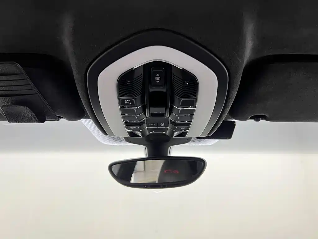 Porsche Cayenne 2016 — фото 26