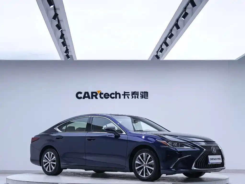 Lexus ES 2020 — фото 10
