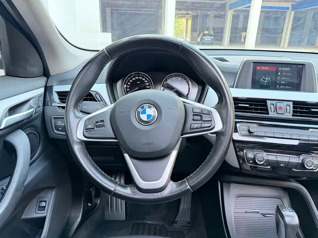 BMW X1 2019 — фото 14